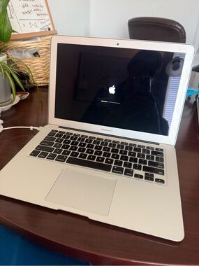 2017 Apple MacBook Air- 13.3”- Silver with Black Keyboard